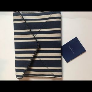 Rebecca Minkoff Bags - Rebecca Mirnoff Zipper Clutch Rebecca Minkoff Bags - Rebecca Mirnoff Zipper Clutch